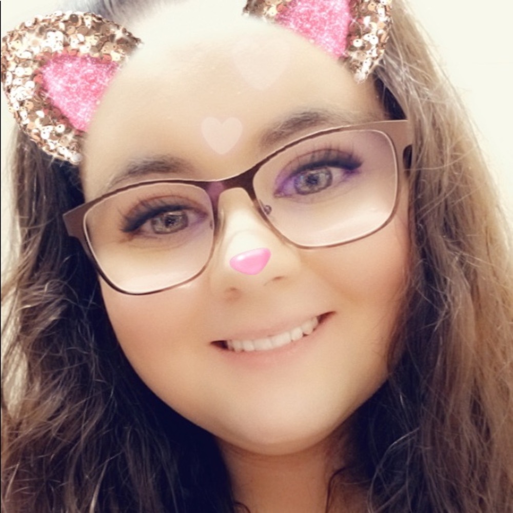 Meet your Posher, Kayla